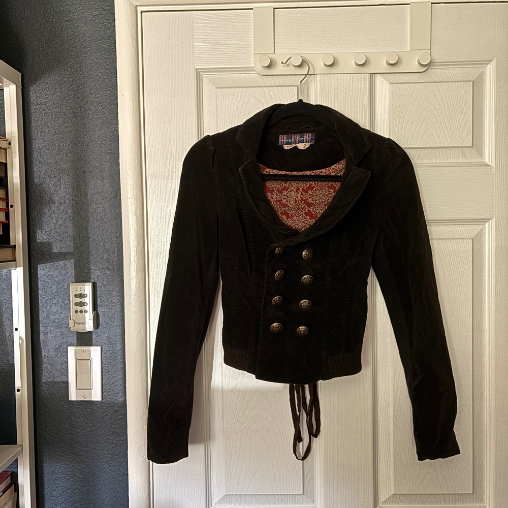 Free People black Velvet cropped jacket